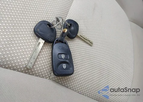 2013 Hyundai Accent Gls z USA, uszkodzony, nr VIN KMHCT4AE9DU400543